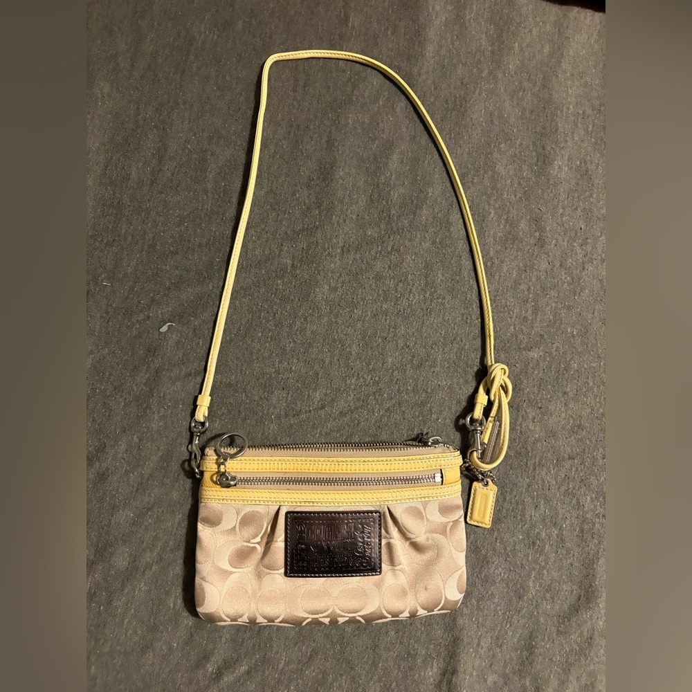 Cream vintage coach crossbody